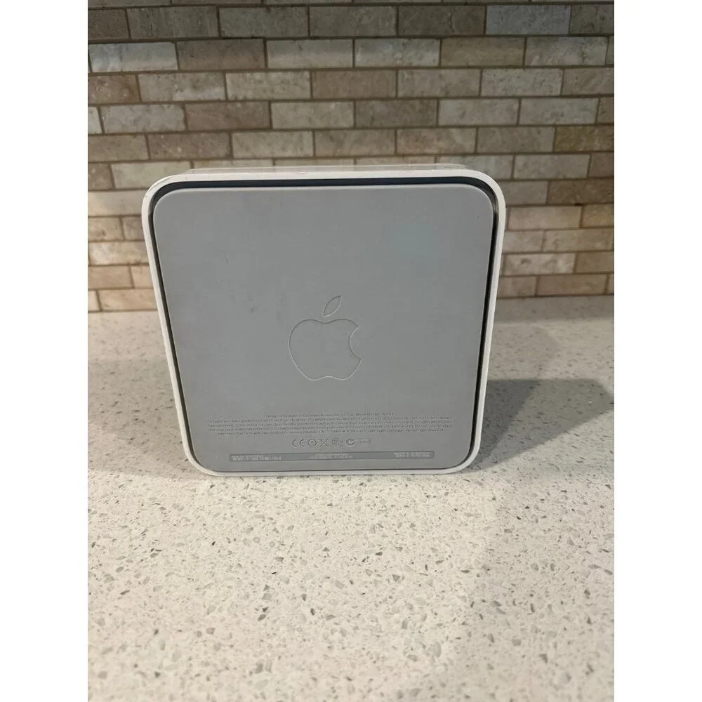 Apple A1143 White AirPort Extreme Base‎ Station Wireless Router